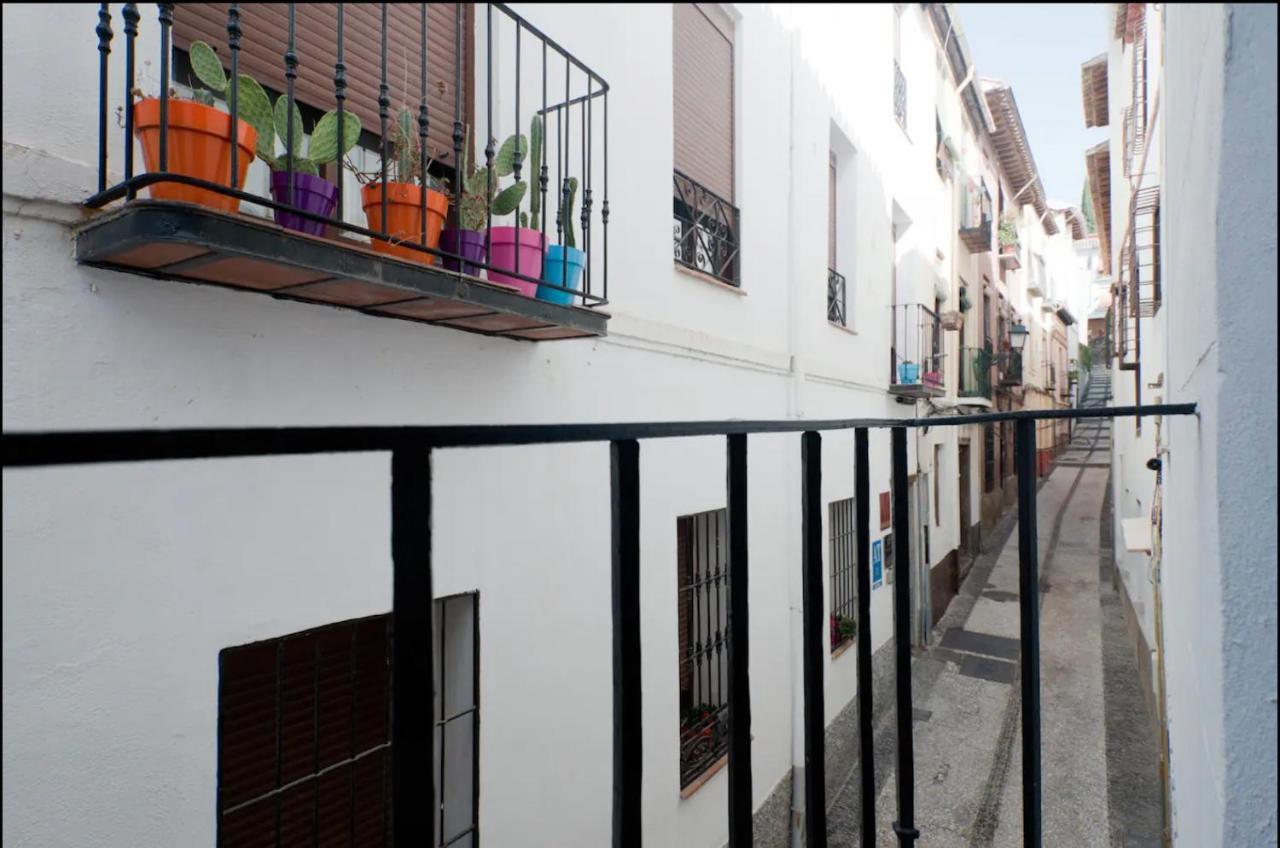 Apartamentos Centro Historico A Los Pies De La Alhambra Granada Exterior photo
